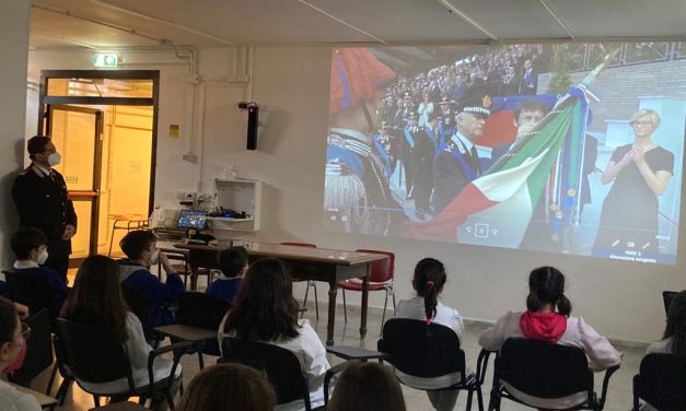 Fasano, carabinieri incontrano gli studenti scuola elementare “Giovanni XXIII”