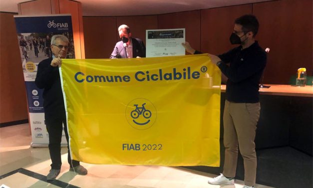 Francavilla Fontana, il secondo anno consecutivo “Comune ciclabile”, la FIAB assegna la seconda bandiera gialla