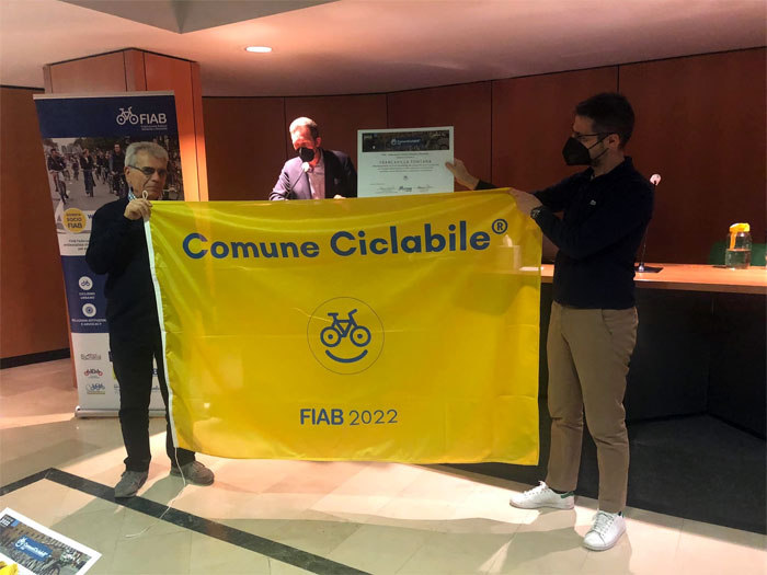 Francavilla Fontana, il secondo anno consecutivo “Comune ciclabile”, la FIAB assegna la seconda bandiera gialla