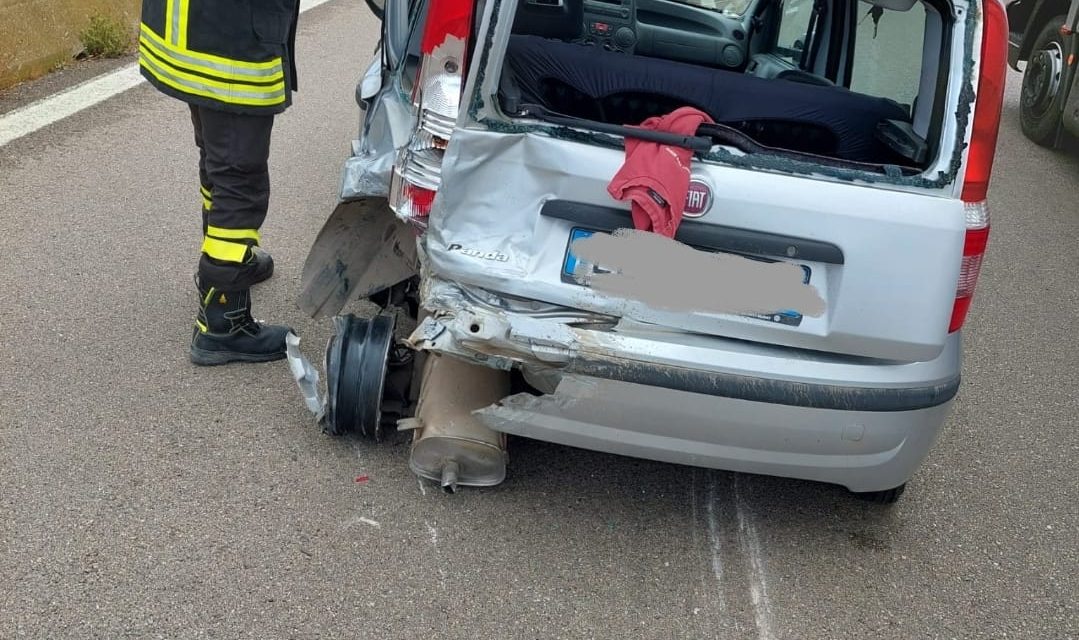 Incidente stradale altezza Serranova, scontro tra una Panda e un furgone