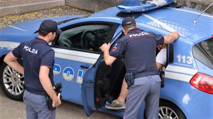 Detenuto 68enne ai domiciliari tenta di estorcere denaro “per i detenuti” ad un supermercato, durante le ore di permesso, finisce in carcere