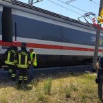 Treno fermato durante la marcia dopo un principio di incendio, evacuati 130 passeggeri