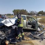 Terribile incidente stradale sulla complanare per Contrada Montenegro, due auto semidistrutte, feriti i passeggeri