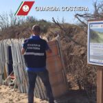 Guardia Costiera, continua l’operazione “mare sicuro”: numerose le attrezzature balneari sequestrate