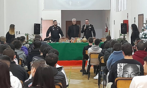 Carovigno, i Carabinieri hanno incontrato gli studenti Istituto Professionale Alberghiero “Sandro Pertini”