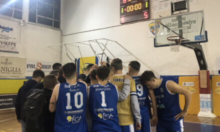 Dinamo Basket Brindisi lotta fino alla fine ma Monteroni vince 81-76. Domani al PalaZumbo scontro al vertice contro Lucera