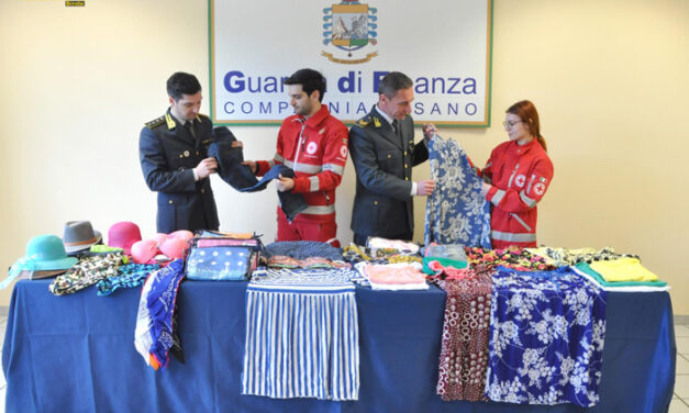 La Guardia di Finanza di Brindisi dona capi di abbigliamento e accessori alla Croce Rossa Italiana