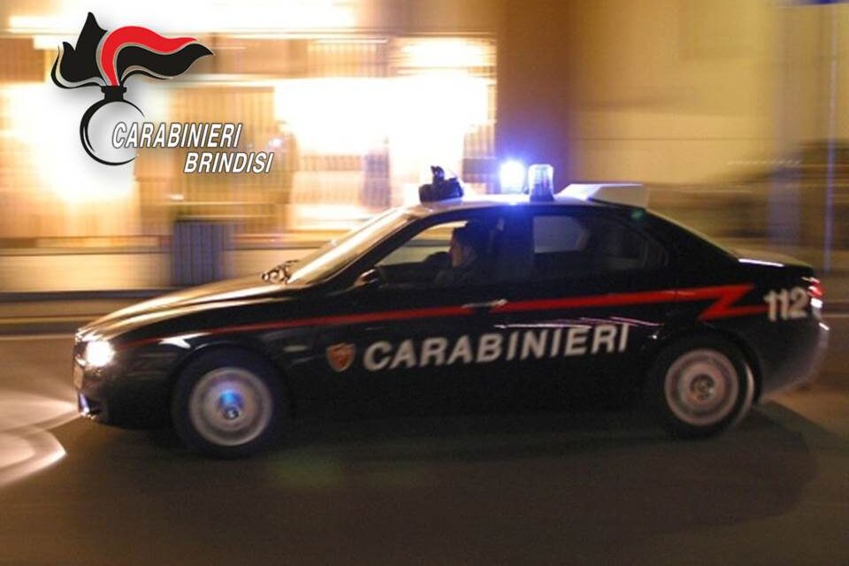 Si finge operatore Poste Italiane e raggira telefonicamente un uomo, denunciato