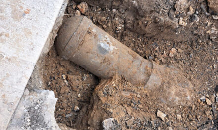 Forse un capitello romano il cilindro ritrovato in via Tor Pisana durante gli scavi per la fibra