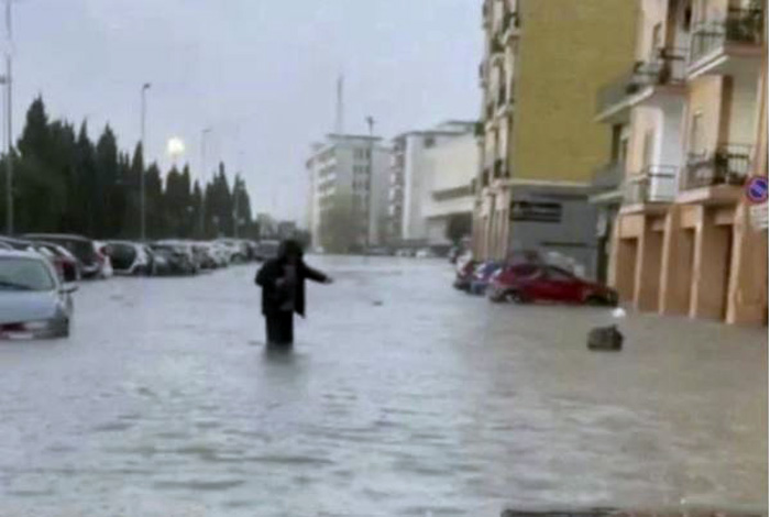 Elezioni Amministrative Brindisi, il candidato sindaco Lino Luperti: “In via Tor Pisana, la giunta Rossi ha candidato 600 auto a finire sott’acqua”