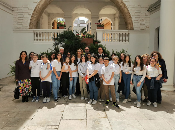 Adotta un monumento 2023, studenti “giovani guide” a Palazzo Montenegro – Sede di rappresentanza della Prefettura