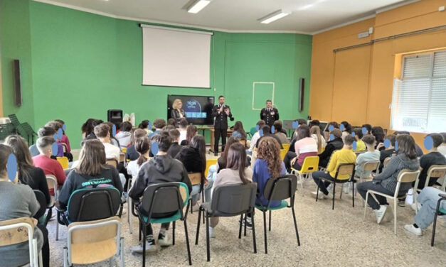 Latiano, i carabinieri hanno incontrato gli studenti dell’Istituto Comprensivo “Croce Monasterio”