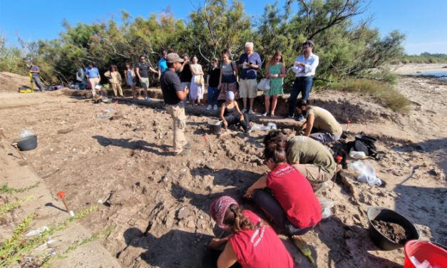 Istituzioni in visita agli scavi archeologici di Torre Guaceto: a breve grandi notizie dalla necropoli