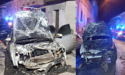 Incendio distrugge due auto a Torre Santa Susanna, intervento dei Vigili del fuoco nel cuore della notte