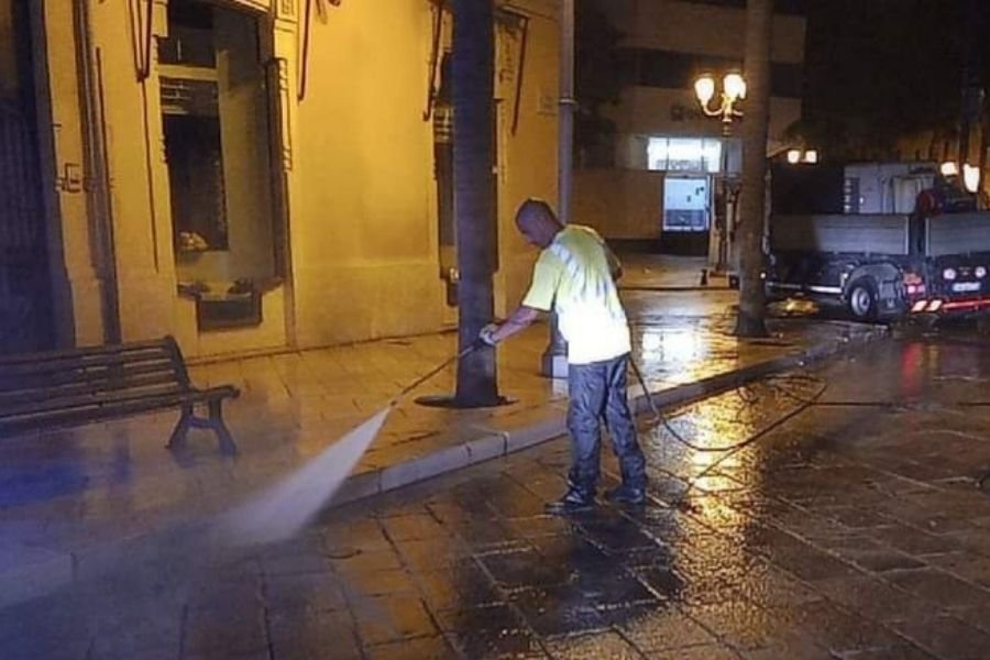 Dal 14 agosto pulizia straordinaria e sanificazione/deblatizzazione dei corsi e piazze centrali di Brindisi