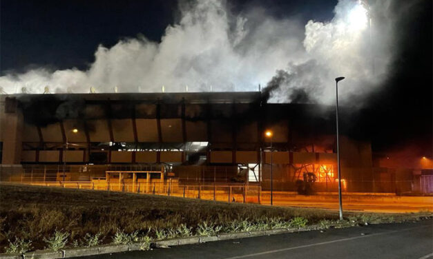 Lega Pro, rinviata la partita Brindisi-Catania, lo stadio di Taranto inagibile dopo l’incendio