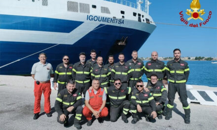 Completato a Brindisi il corso “Antincendio navale” per Vigili del Fuoco, in città pompieri da Napoli e Salerno