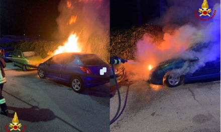 Auto in fiamme in via Chimienti a Brindisi, intervento dei Vigili del Fuoco