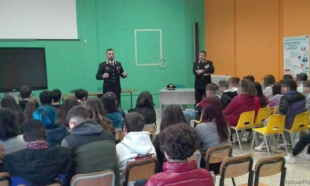 Latiano, i carabinieri hanno incontrato gli studenti della Scuola Secondaria di 1° Grado “Croce Monasterio”