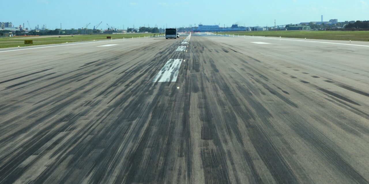Aeroporto del Salento Brindisi interventi di riqualifica infrastruttura di volo RWY 13/31 e relativi impianti