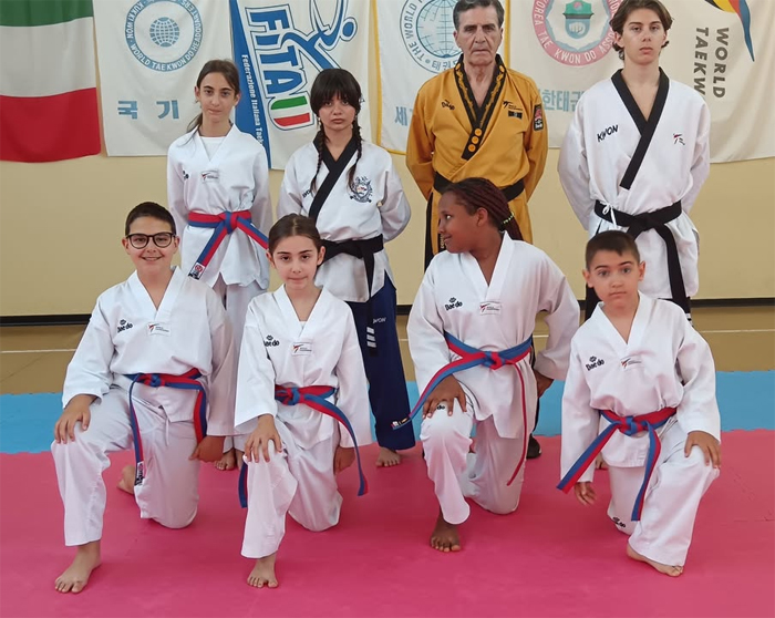 Taekwondo, gli atleti della Asd “Pennetta Rosa” di Brindisi ed il Maestro Cosimo Spinelli sul podio al campionato online “5° Han Wong Worldwide open Online Poomsae”