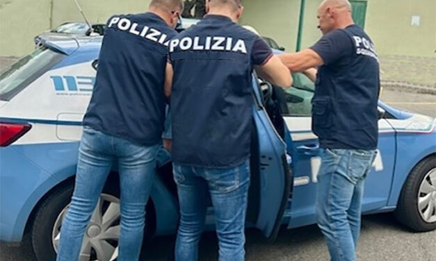 Rapinano in due una 50enne e compiono atti sessuali, tutto in pieno centro a Brindisi di domenica pomeriggio: due giovani fermati dopo la fuga