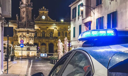 Ostuni, un panetto di Hashish e materiale per il confezionamento delle dosi nascosti in casa, 54enne arrestato dalla Polizia di Stato