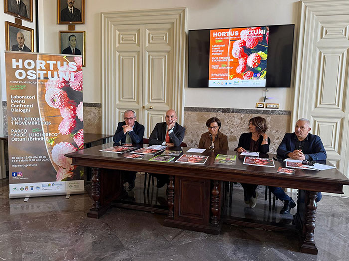 Hortus Ostuni, l’edizione autunnale si trasferisce al Parco “Prof. Luigi Greco”. Oltre 50 espositori da tutta Italia, incontri, presentazioni e laboratori